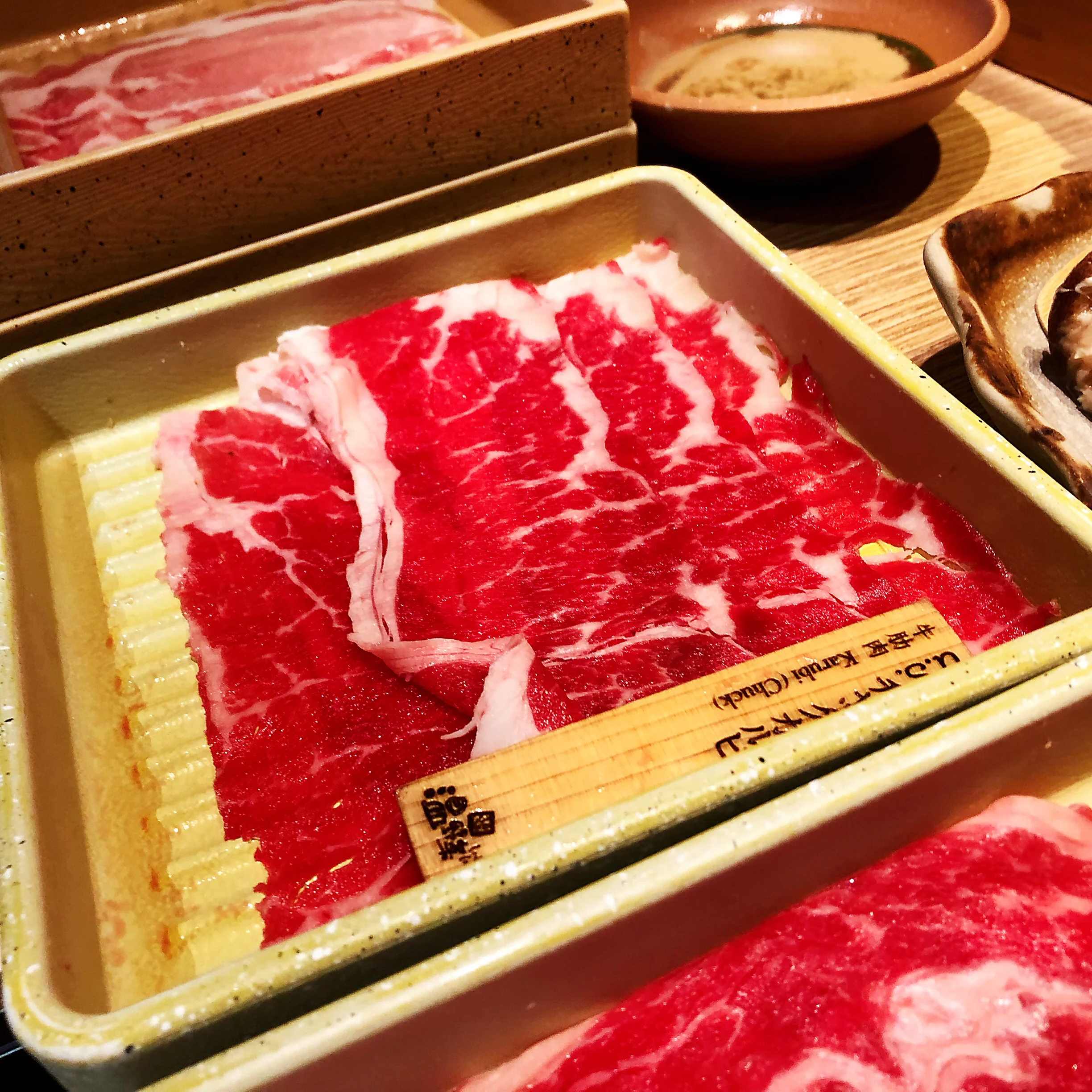 牛肋肉或牛仔骨脂肪較多