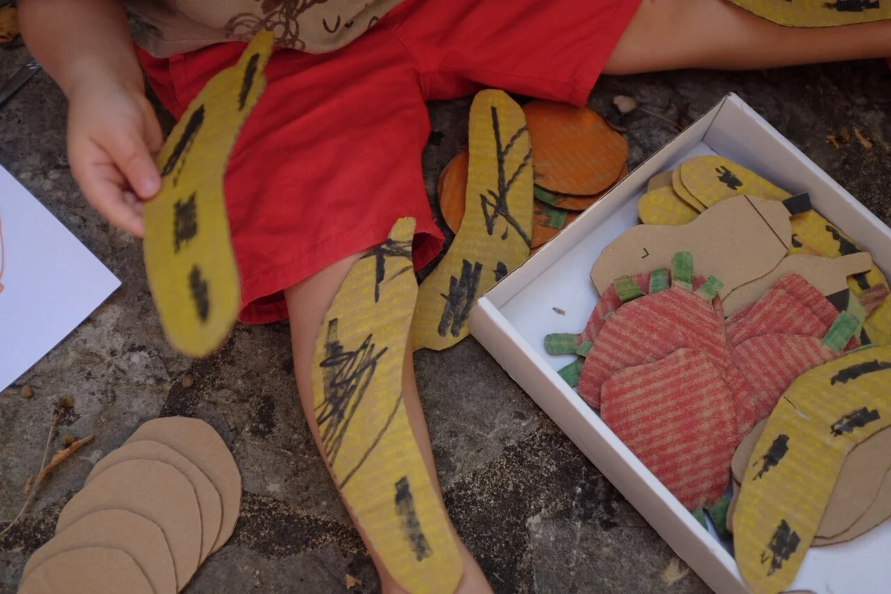 DIY (with kids). Easy craft (Montessori inspired): how to make fruits and vegetables out of cardboard.