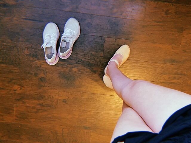 I&rsquo;ve been putting on my old high school ballet shoes during my lunch breaks for #turnitoutwithtiler @tilerpeck with @nycballet ❤️🤩 spent a lot of time with @elbowpit of @themustnts on his live stream too (I actually think he may be live on IG 