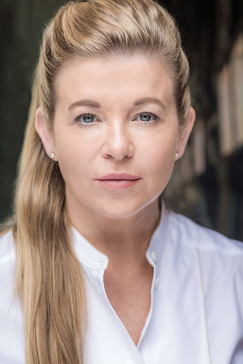 DGHQ_Headshots_SamanthaDavies-3LR.jpg