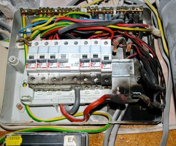 electrical_fuseboard_fire_01.jpg