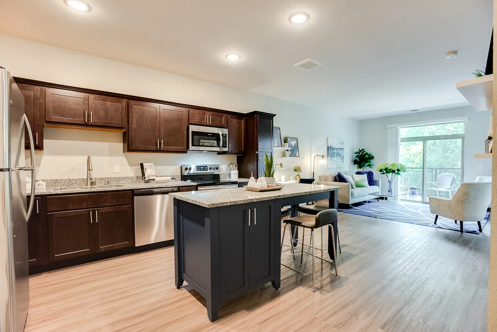 3000-Chestnut-St-110-002.jpg
