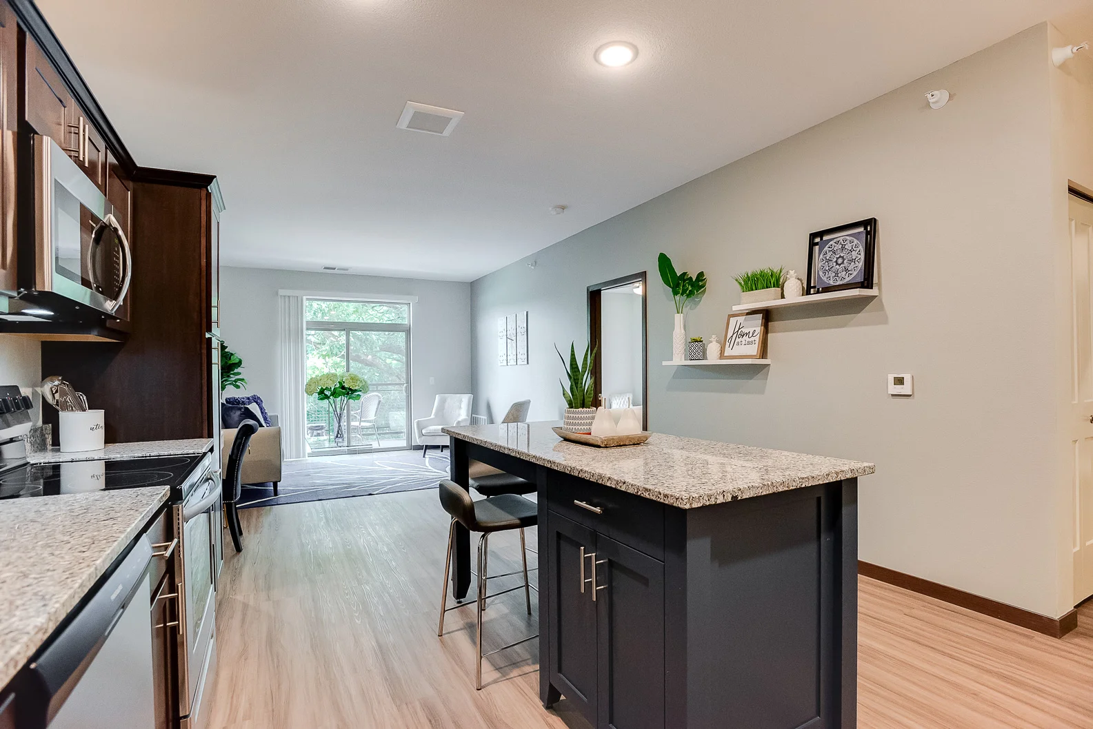 3000-Chestnut-St-110-003.jpg