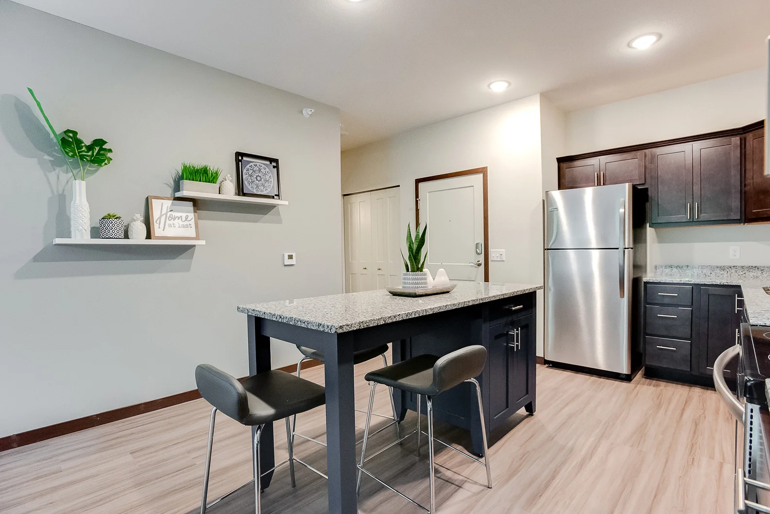 3000-Chestnut-St-110-005.jpg