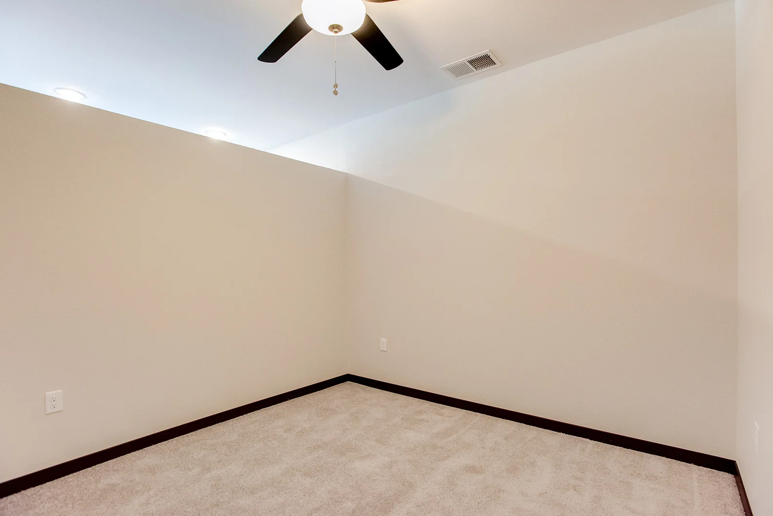 3000-Chestnut-St-207-003.jpg