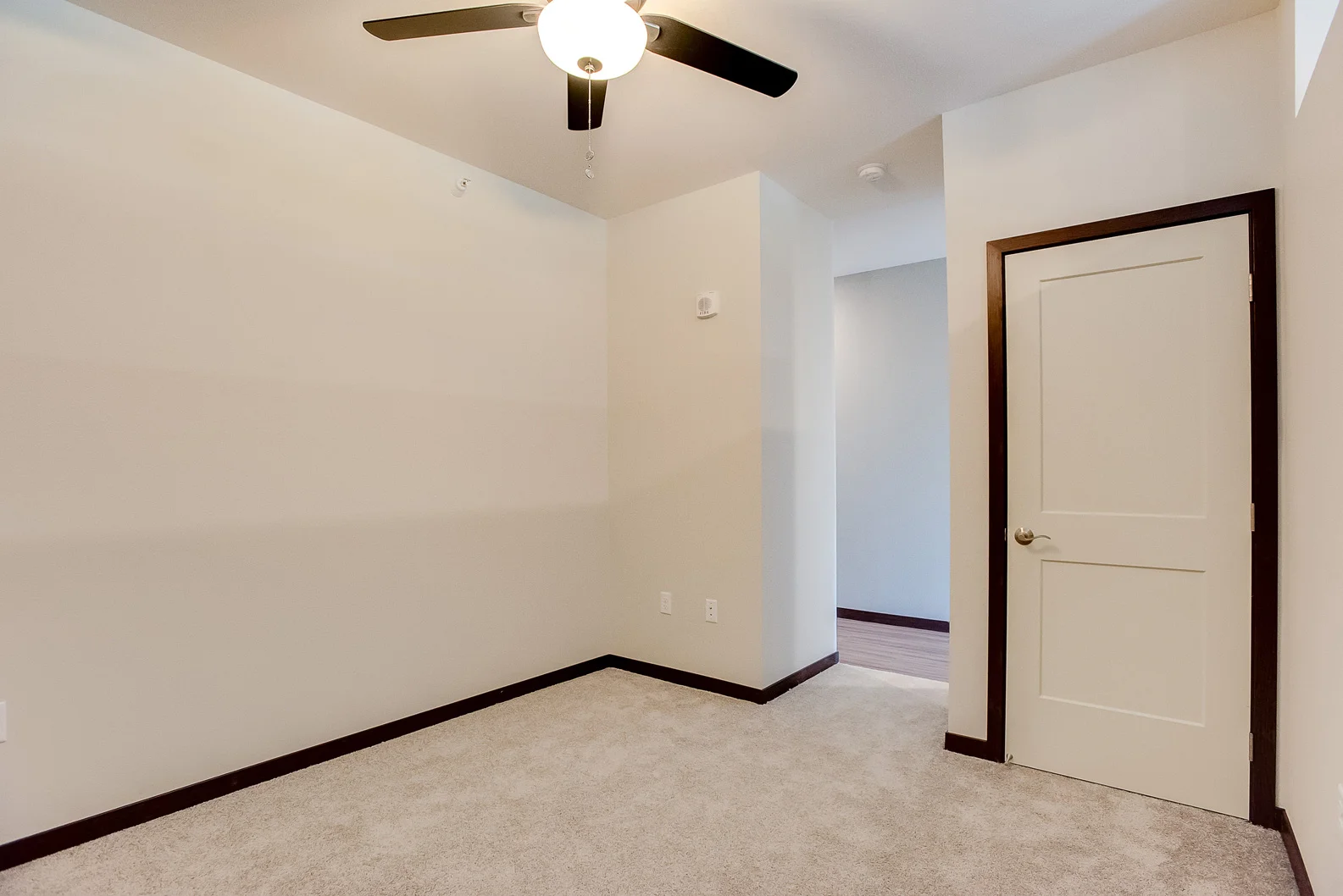 3000-Chestnut-St-207-004.jpg