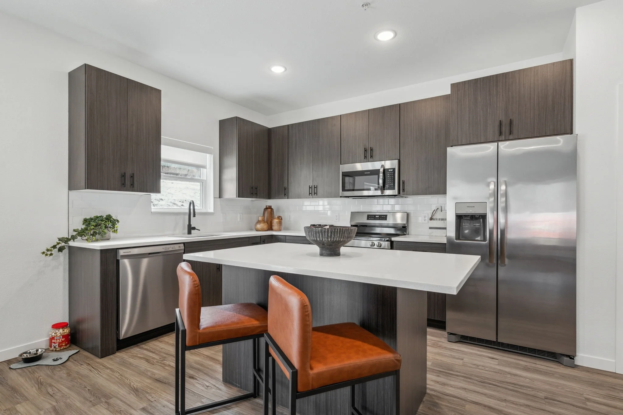 9-web-or-mls-9800 Diffley Ct-9.jpg