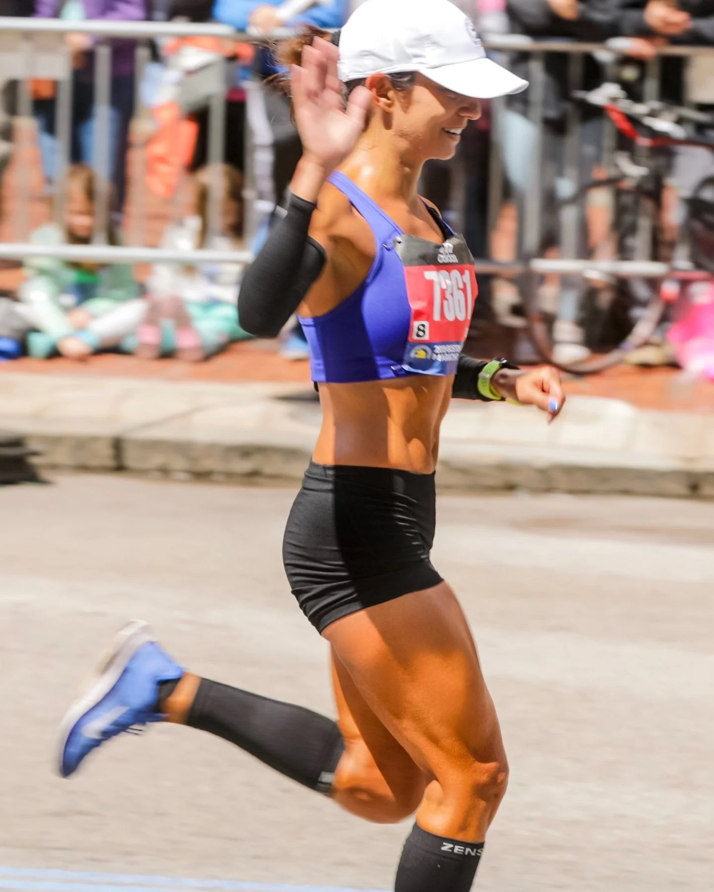 happy @bostonmarathon weekend 💙💛 I feel like almost everyone on here is some sort of a Boston streaker, but for all of you doing it for the first time: enjoy every second of these days! It&rsquo;s an exhilarating event and a true celebration of bei