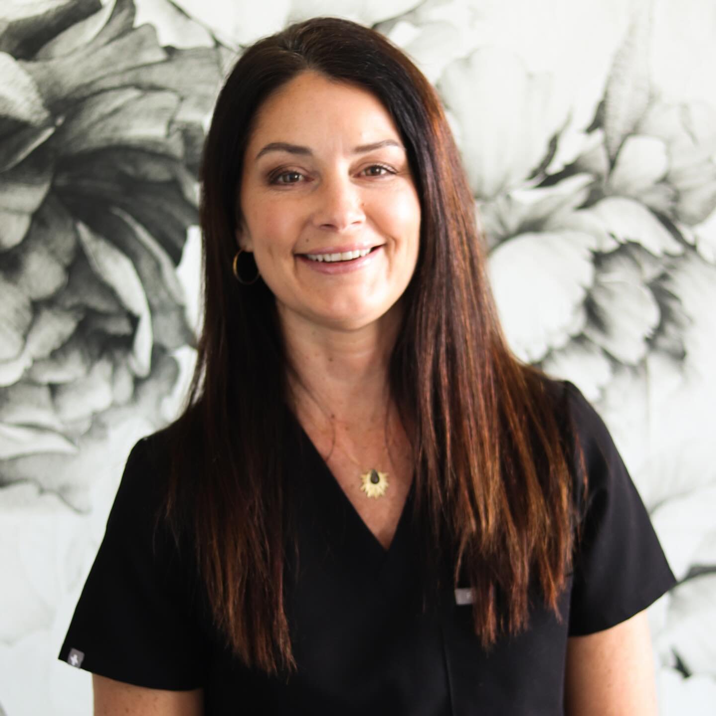 Happy birthday to my favorite Esthetician, Chanya🎁 She is the backbone behind Brio Skin Studio. She has a heart of gold and is filled with so much knowledge and wisdom. I cannot imagine not having you in our lives. I hope you have the most wonderful