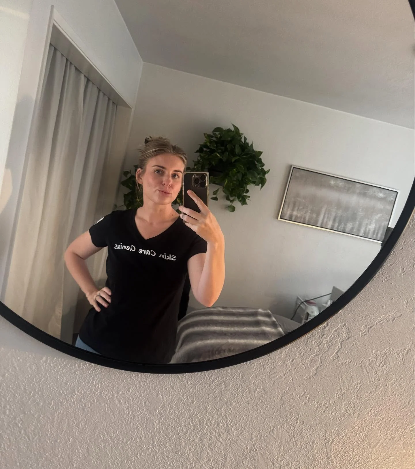 Spend an afternoon with me on a Sunday that I DID NOT work. &hearts;️ ➡️ church @rhythmchrch in the backyard with the kids. (Amazing) ➡️ Brunch at @senorgrubbys Oceanside (So yummy) ➡️ Finally a beach sesh at Oceanside Harbor. (Water is still warm) ?