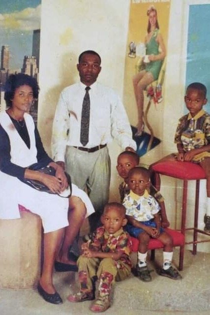 Daniyah Kazadi, his parents and siblings, at home in Bujumbura, Burundi, 1998