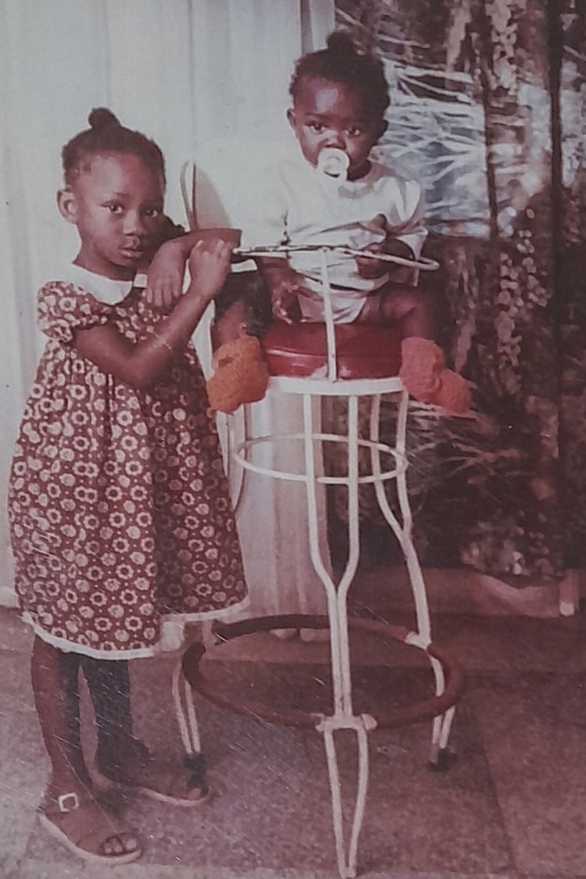 Grace Vanusa’s sisters Cristina and Augusta, at home in Angola, 1989