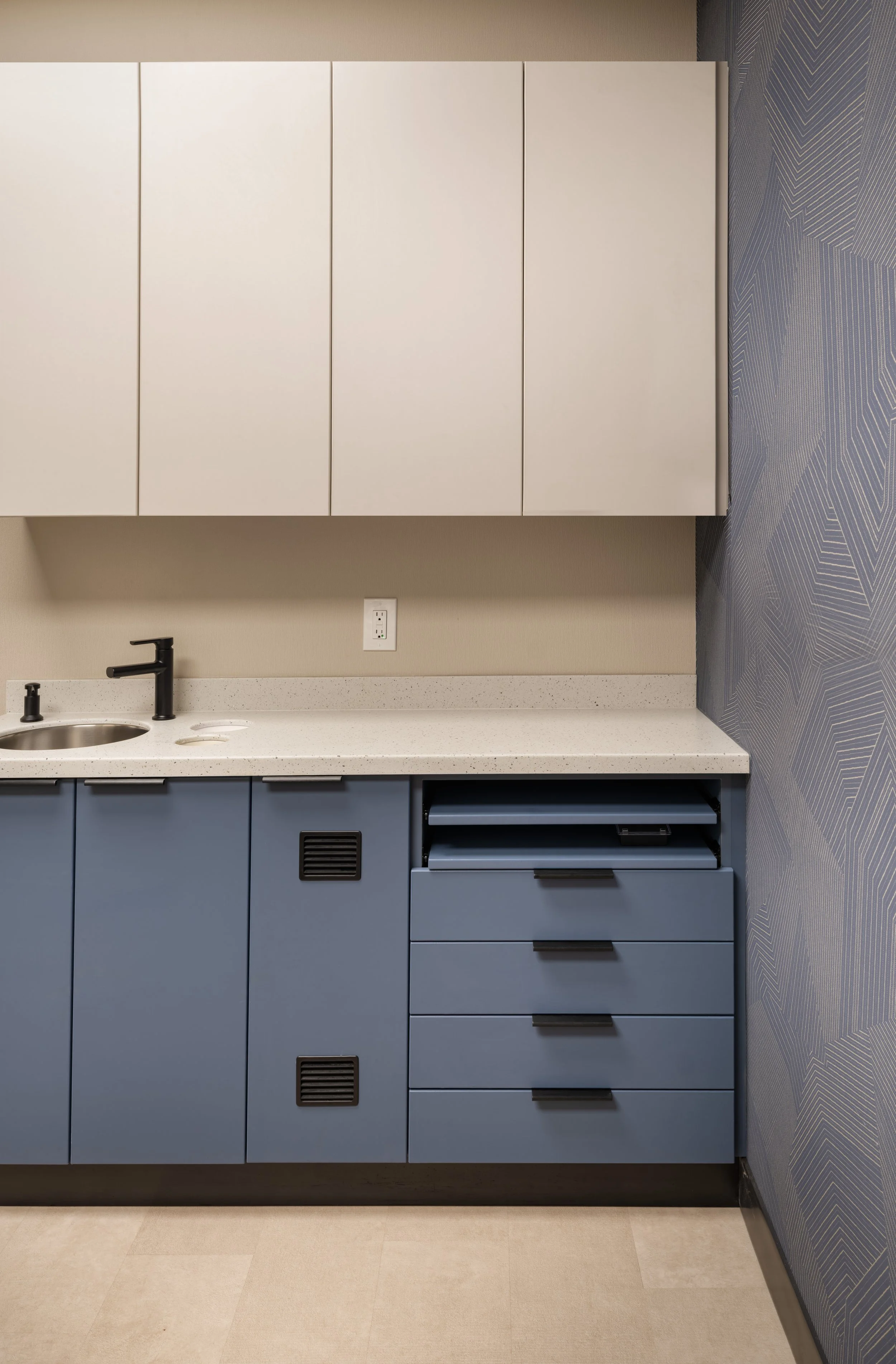 42nd St. Dental_4.jpg