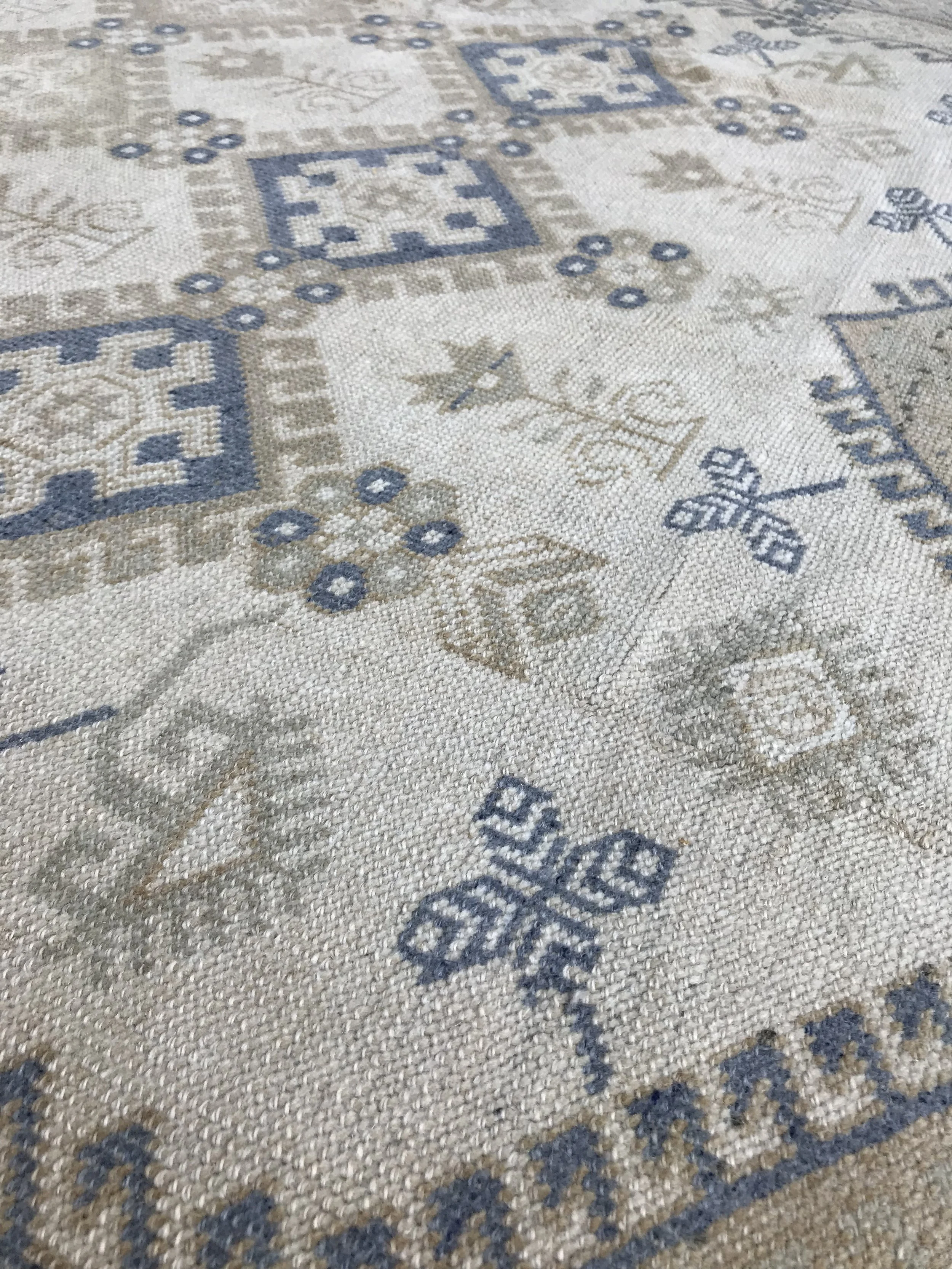 AA47A0BE-0F62-4D8B-BCB5-FE2DD5E0051F