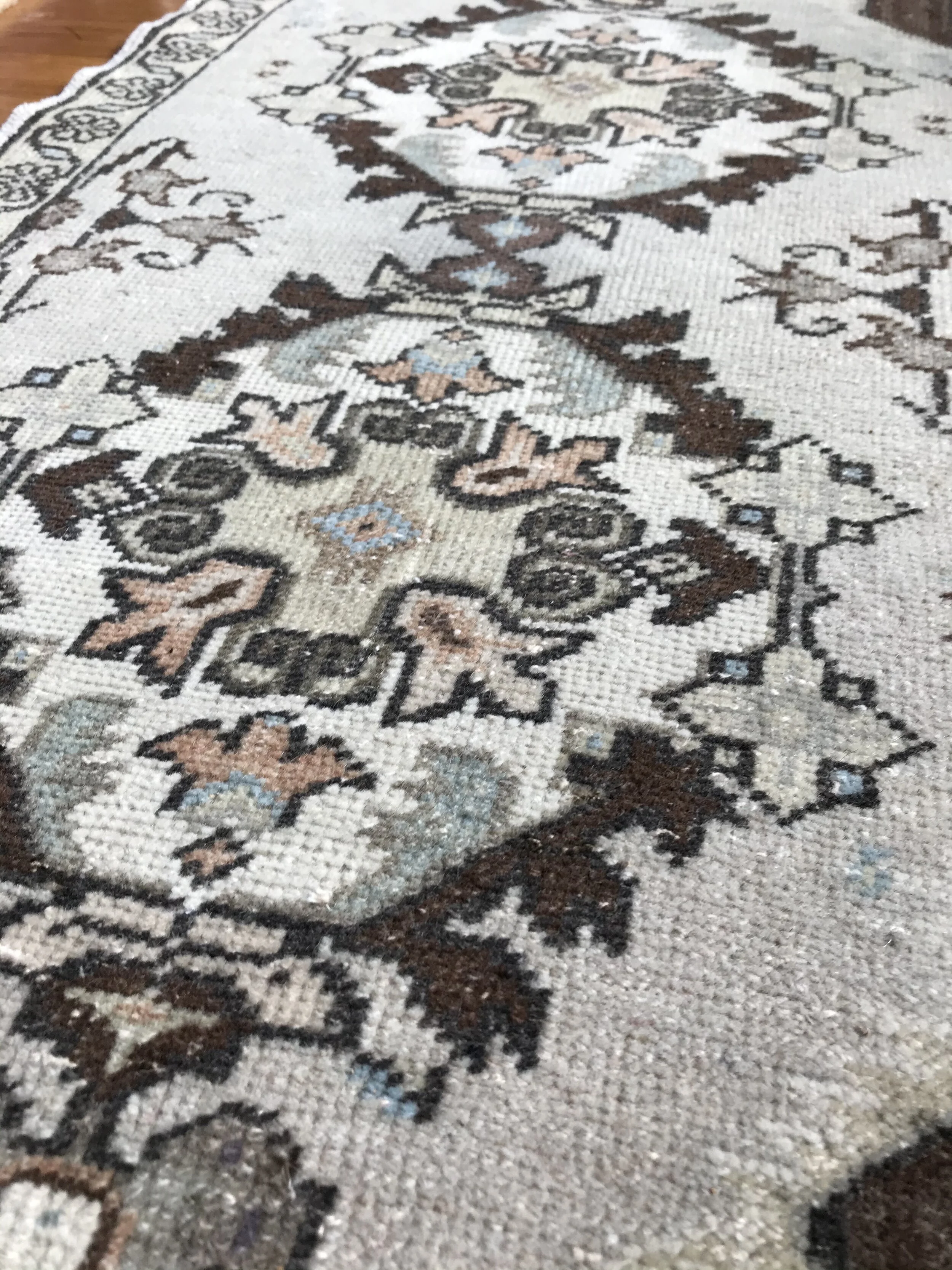 E6136083-D6AE-4FB1-9CC0-D65E15AE5C69