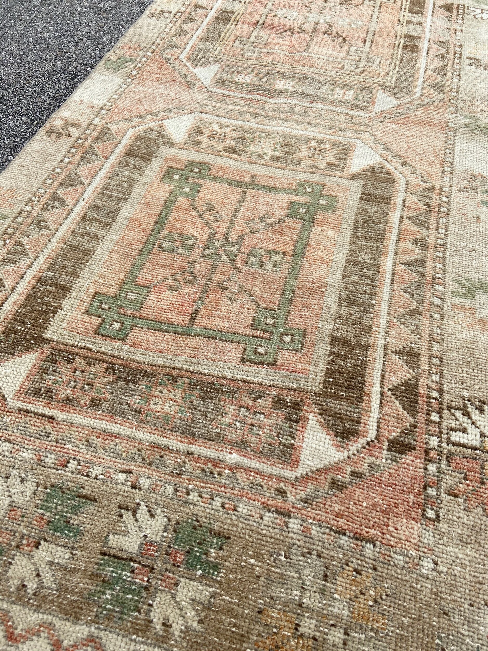 4C0A6EFF-AE19-4A14-BC8F-25420F591A87