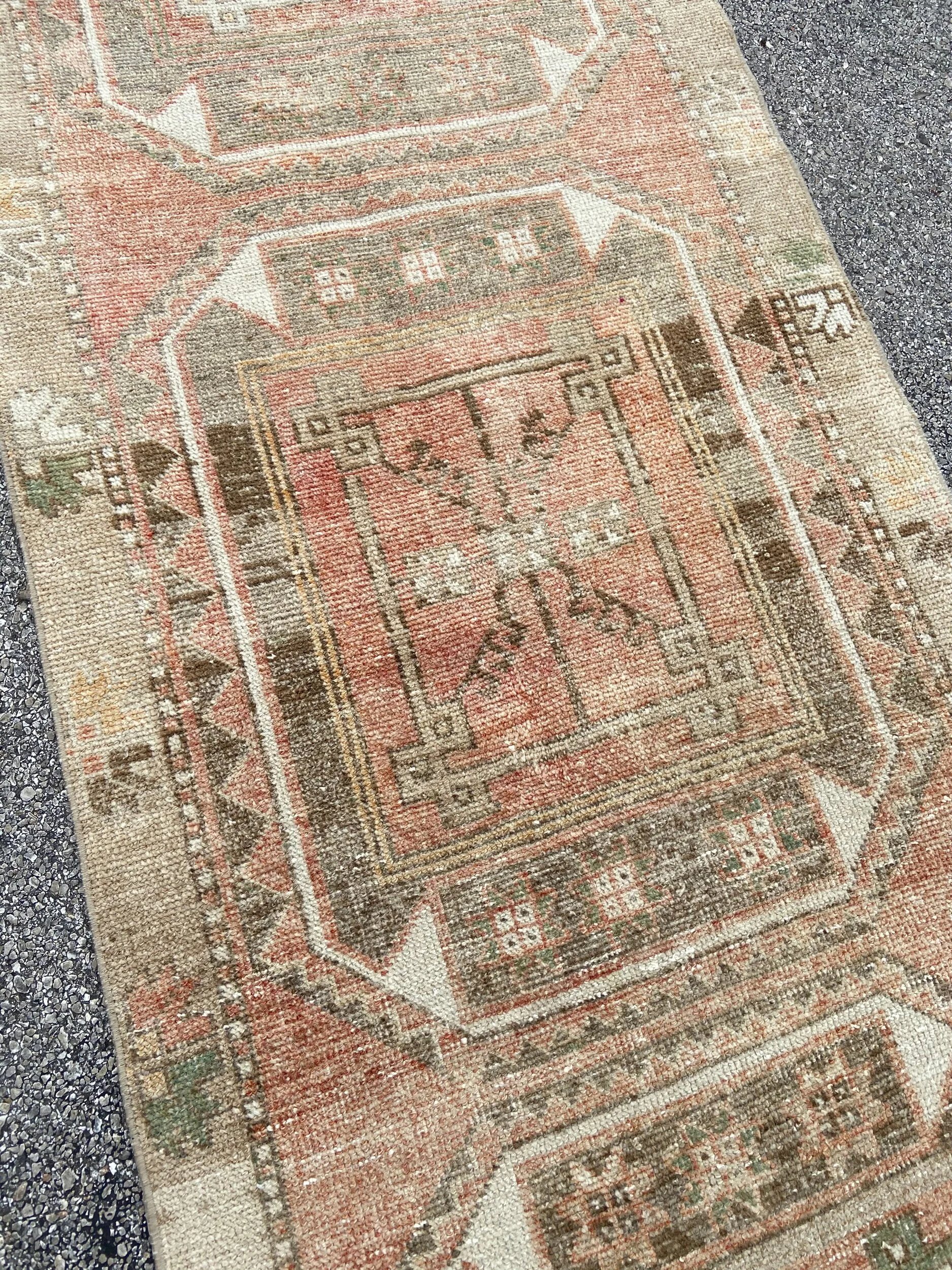 27C41F46-DD38-4DF2-AB2D-5F79884BAE95