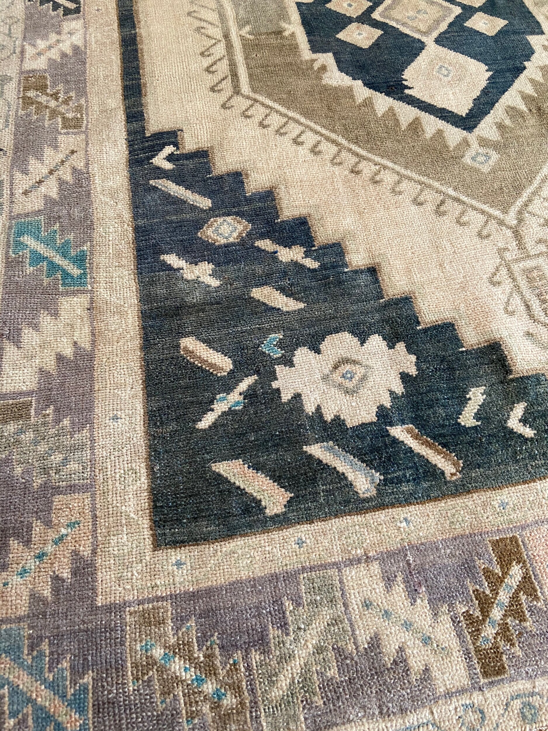 1207E251-D7F4-4F84-AFFE-C3060384465D