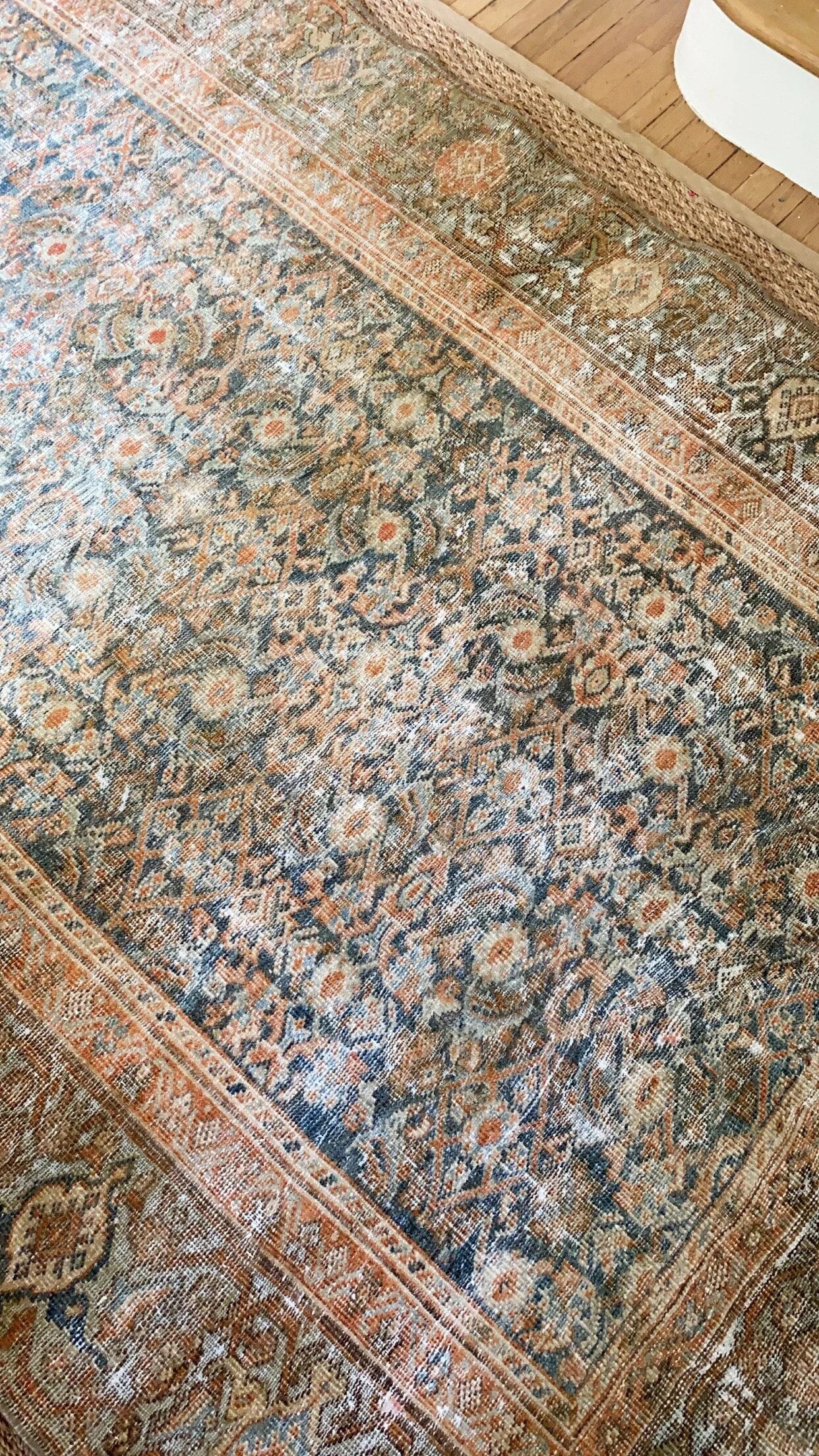 DD28971E-FC51-4952-8ECC-8864153ABED6