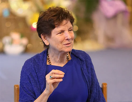 Asha on YouTube The Inner Life with Asha includes hundreds of talks, easily searchable. Subscribe or browse to discover an ever-new treasury of classes, events, and spiritual inspiration.
