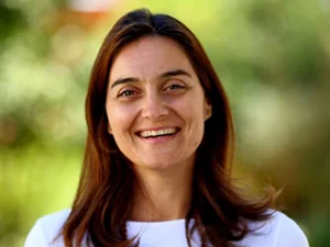 Esther_w.jpg