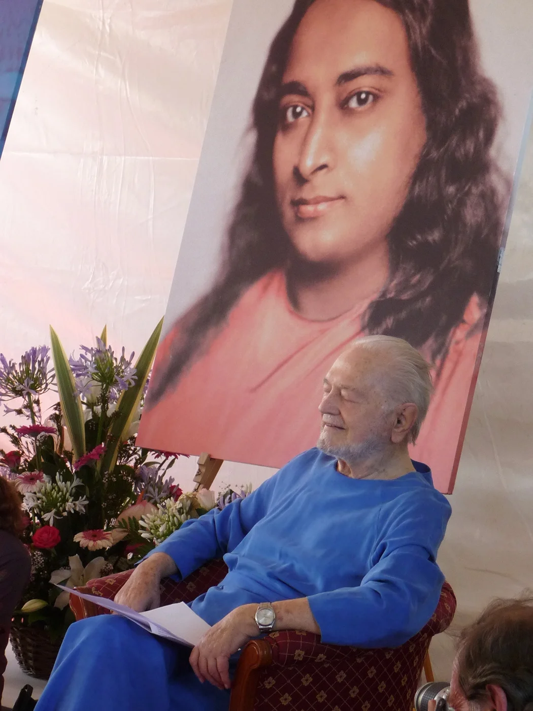Swami Kriyananda meditating at a Yoga conference in Rome.jpg