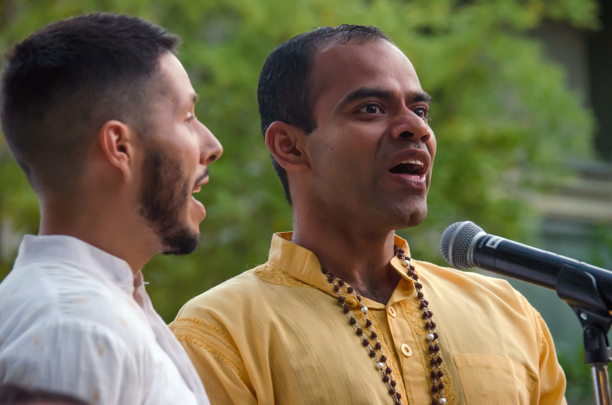 Saiganesh & Navashen singing outdoors.jpg