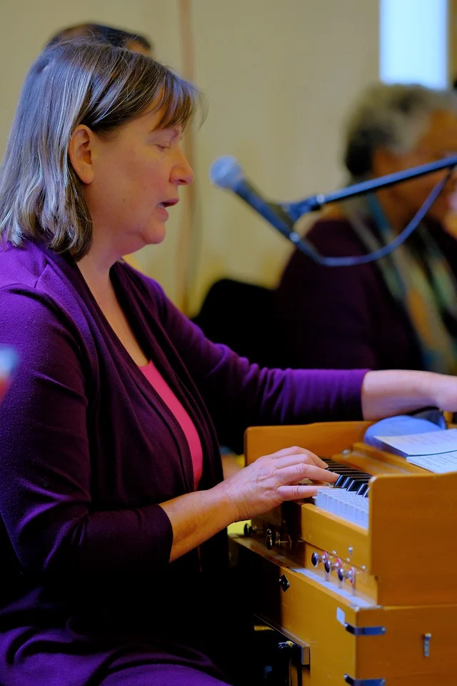 Janice chanting.jpg