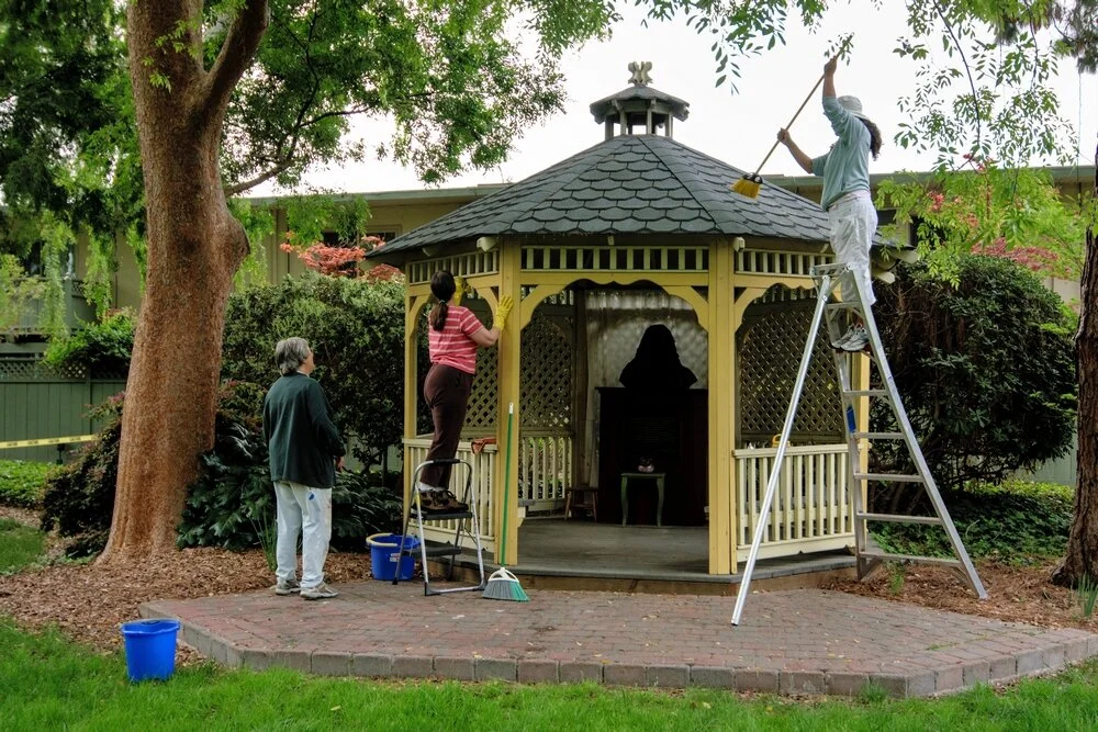 Seva day at the Ananda Community