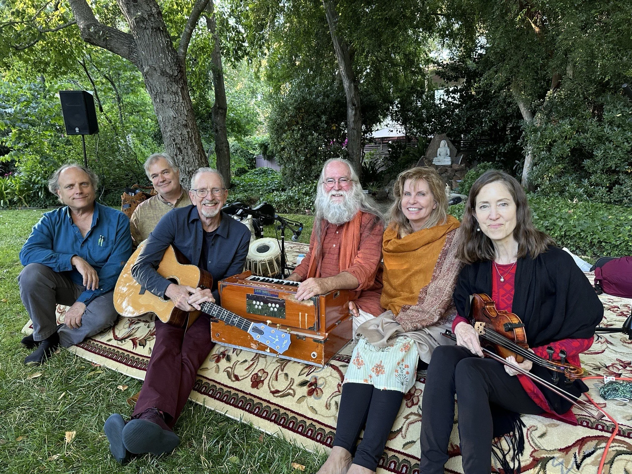 Navaratri Kirtan with Acharya Mangalananda