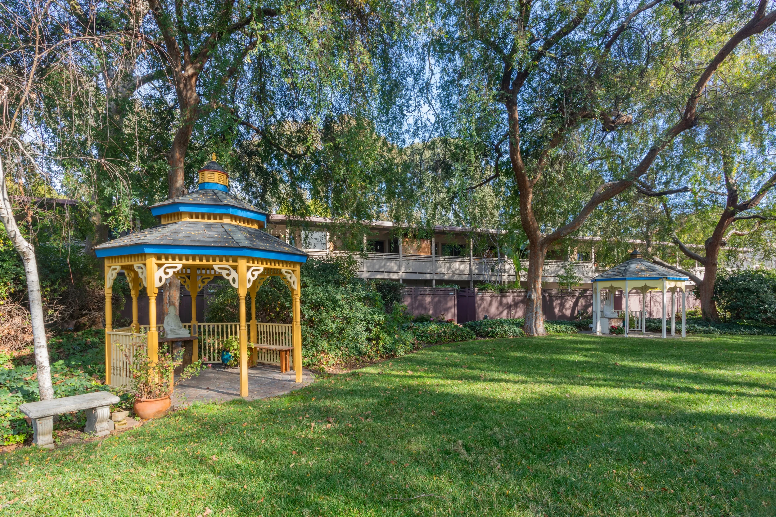 22 Courtyard - gazebo #2.webp