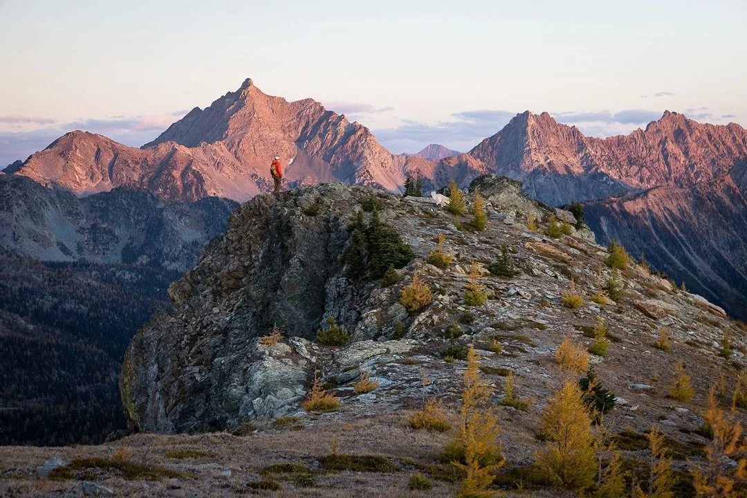 A golden sunrise amidst golden larches. We were the only souls in the valley and the only cars in the parking lot. 😉
Featuring @steve.inthesticks and shot on assignment for @tourismkimberley. 
#AGoodPlaceToBe #BeautifulBC #KootsRoots #ExploreBC #l