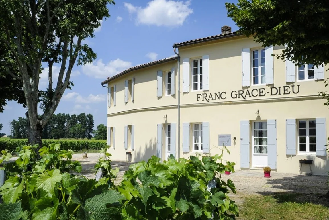 France_Franc Grace Dieu_chateau_v2.jpg