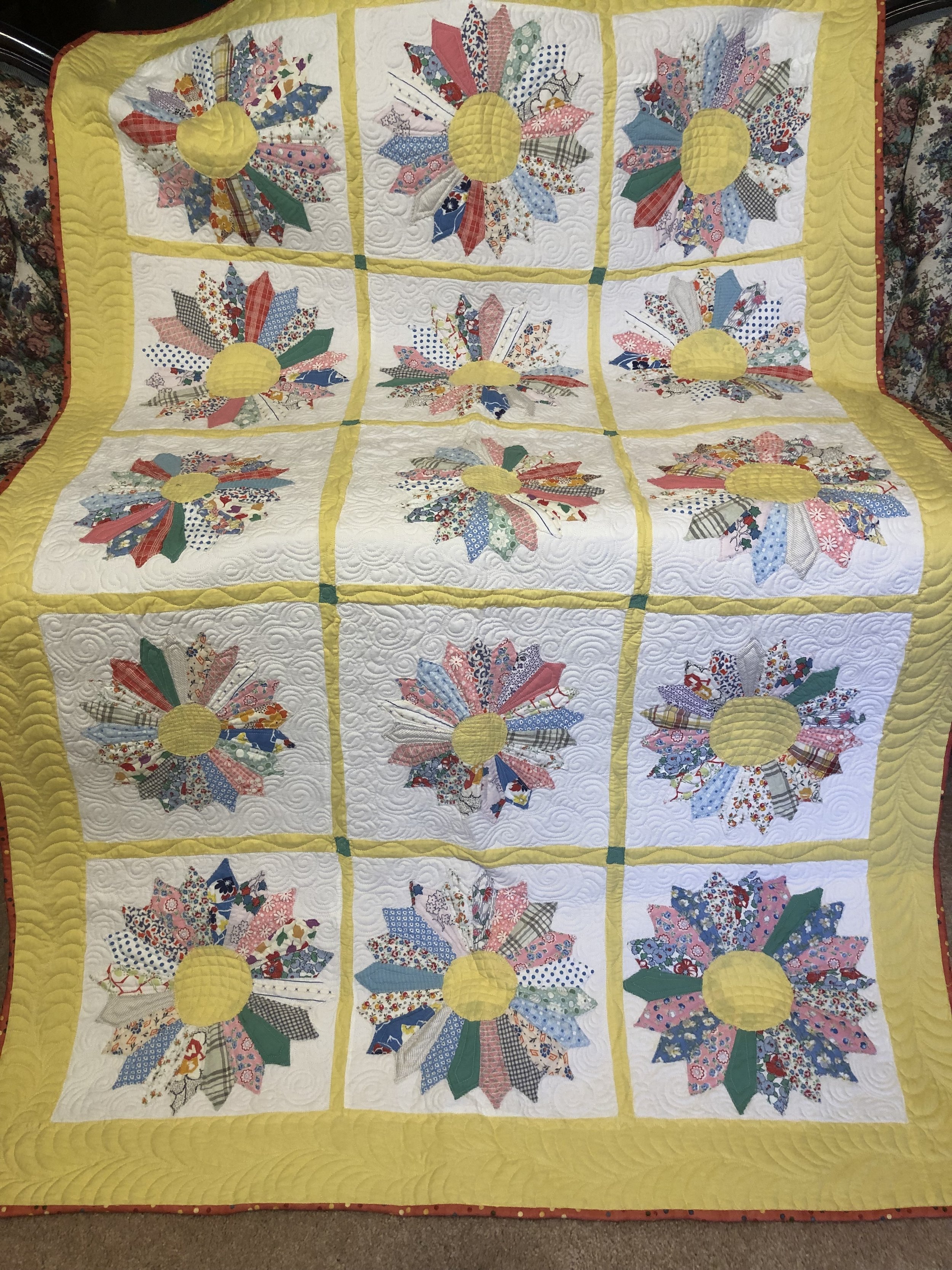 Copy of Dresden Plate Quilt Front