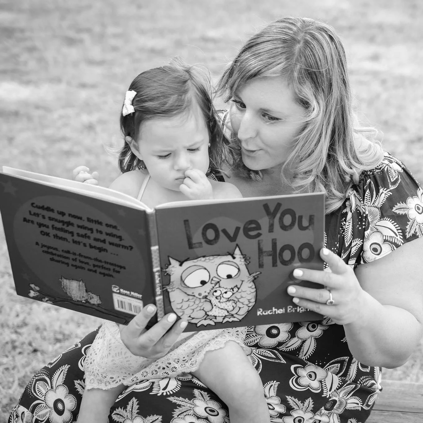 HustleandFlo_HustleProfile_StephanieBrusseau_Readingwithkids.jpg
