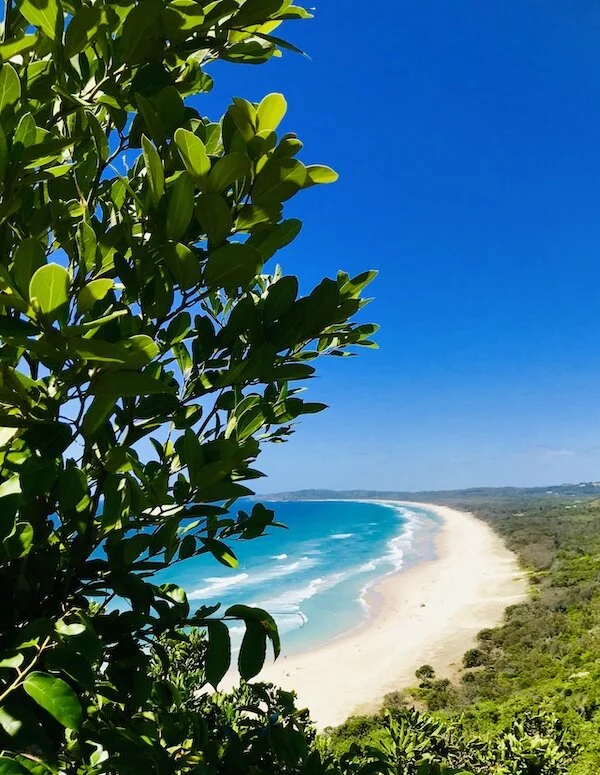 Byron Bay - Long stretches of white sandy beaches