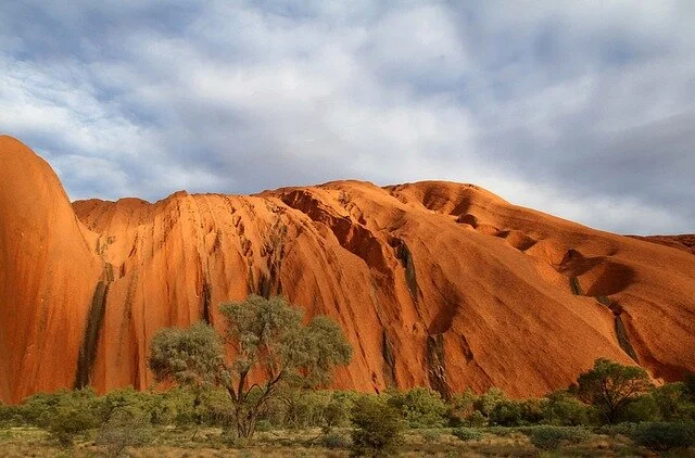 uluru-1691117_640.jpg