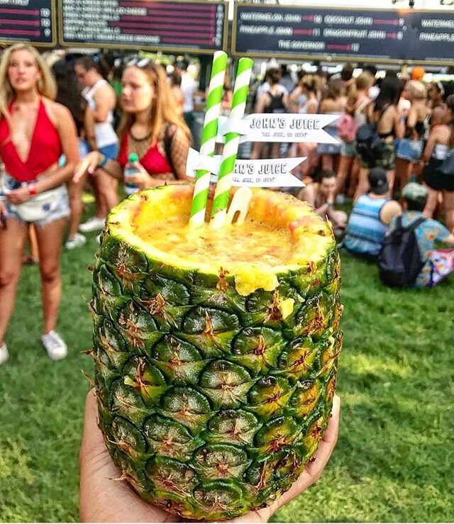 Counting down the days until @smorgasburg and Festival season! Will we see YOU there? Comment below! #ALWAYSONVACATION #ALLJUICENOCUPS 🏄🏾&zwj;♀️
🏖
🏝
⛱
#tropicalvibes #paradise #johnsjuice #smorgasburg #noplasticstraws #vegansofinsta #veganfoodpor