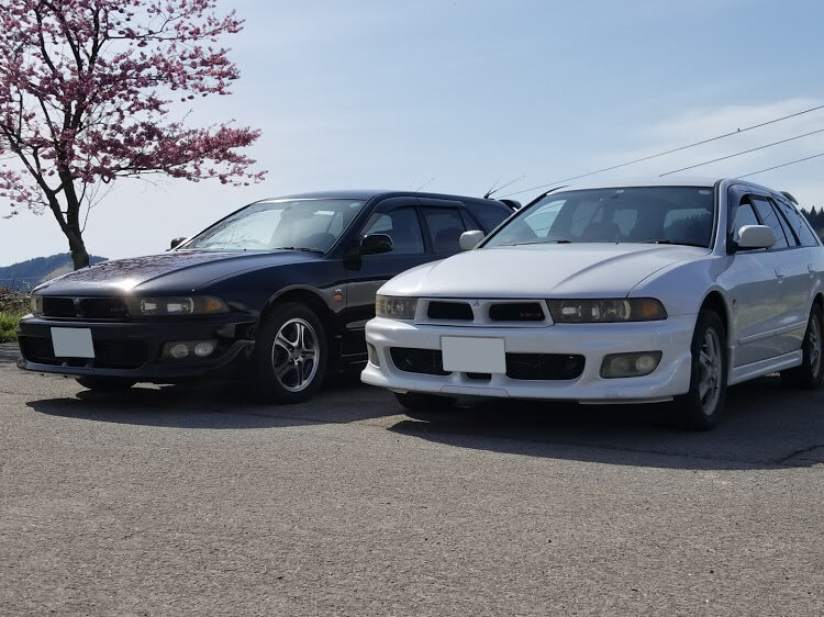 A pair of VR-4 Legnum Type-V’s