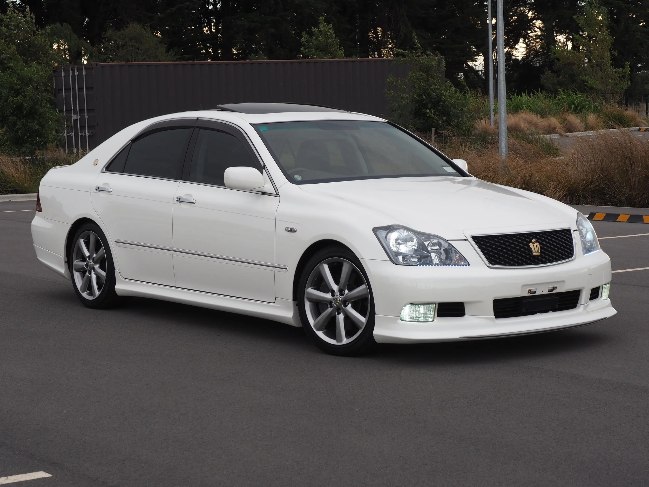 Import a Toyota Crown Athlete G Package 