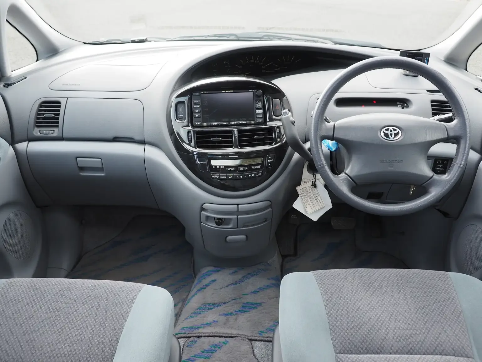 Front dash board of 2001 Toyota Estima Aeras L with gray interior JDM export inventory for sale