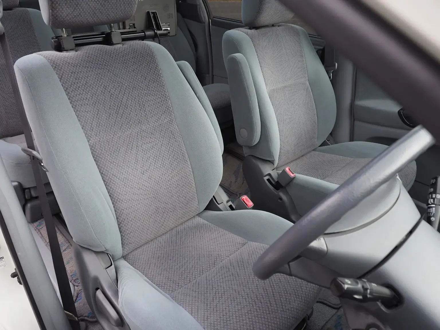Interior shot grey front drivers seat 2001 Toyota Estima Aeras L Japan export inventory for sale
