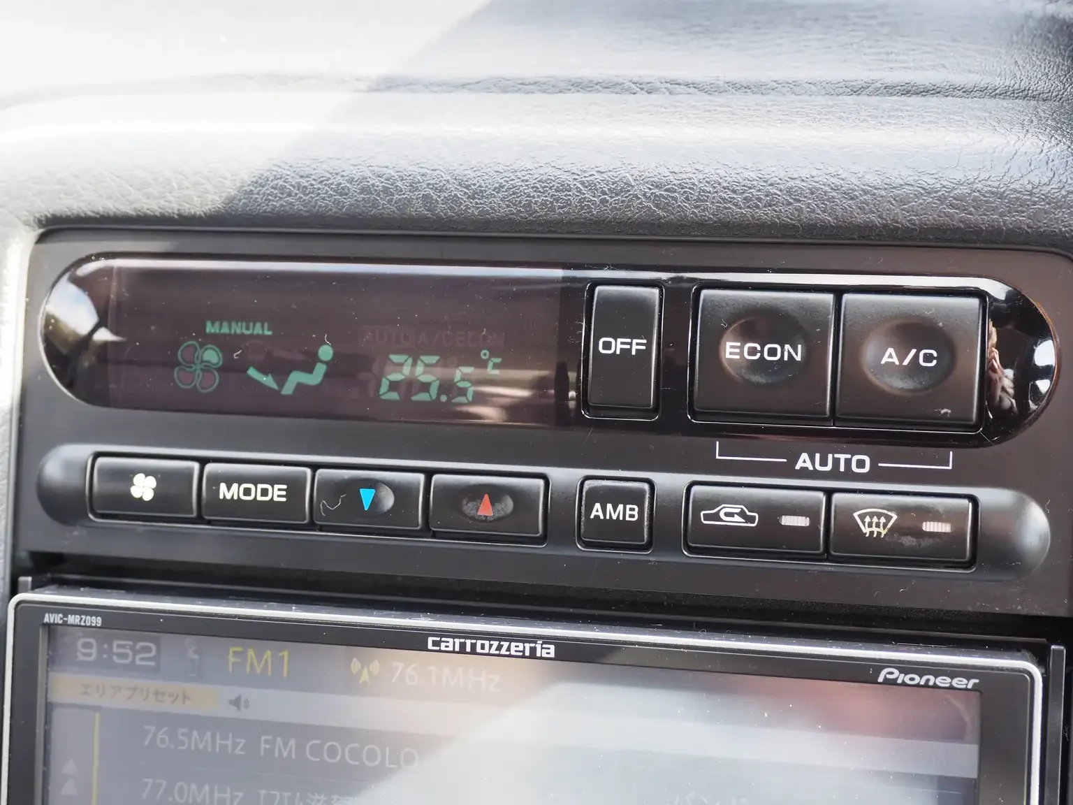 Digital heater control panel view 1991 Nissan Skyline GTS25 Type X G 4 Door Sedan for export from Japan