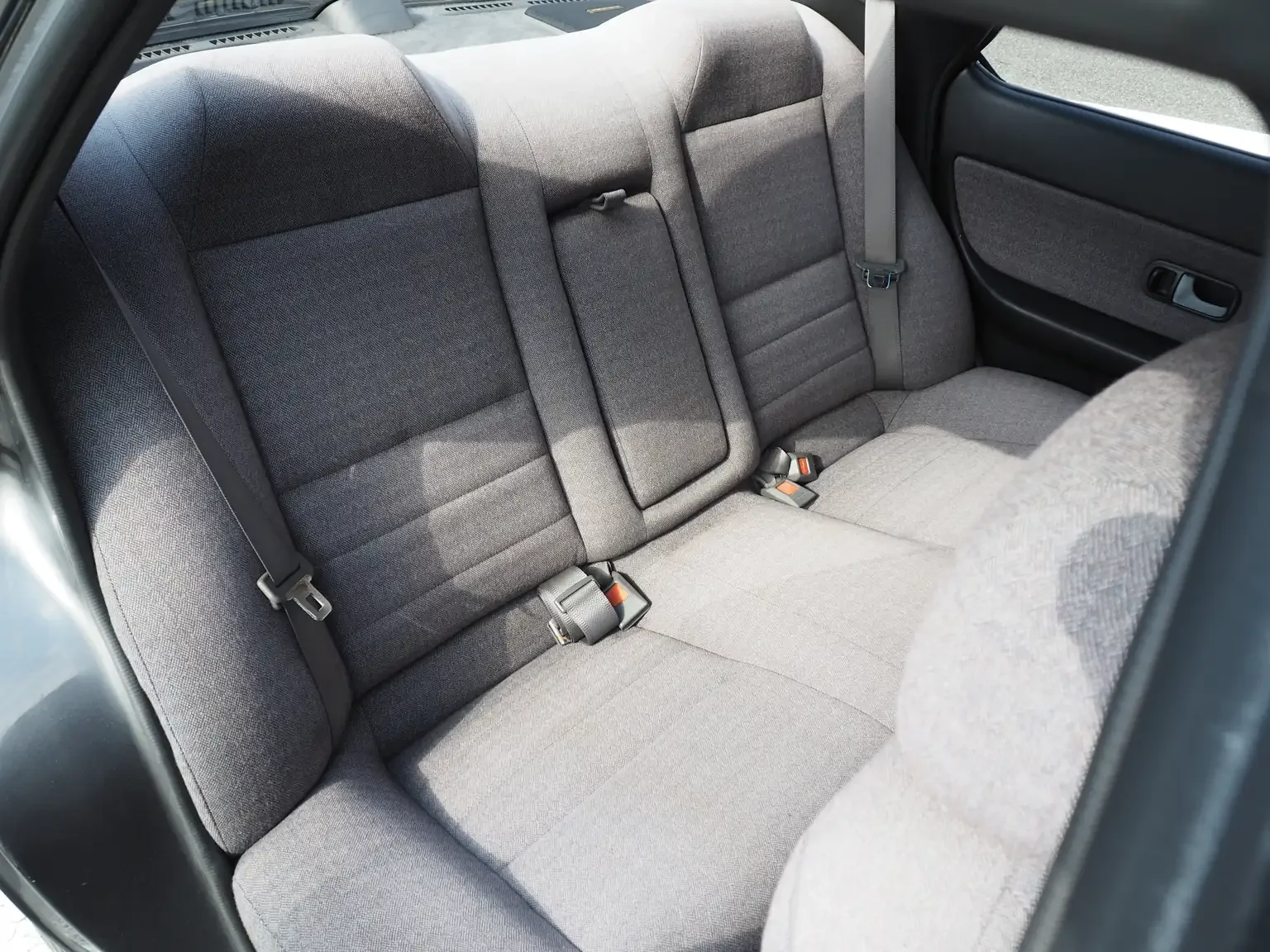 Rear passengers seat in grey cloth view 1991 Nissan Skyline GTS25 Type X G 4 Door Sedan for export from Japan
