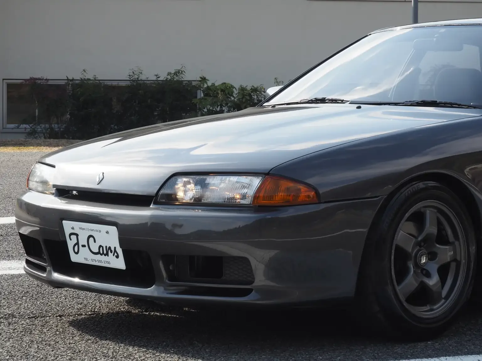 Front side view type m aero bumper 1991 Nissan Skyline GTS25 Type X G 4 Door Sedan for export from Japan