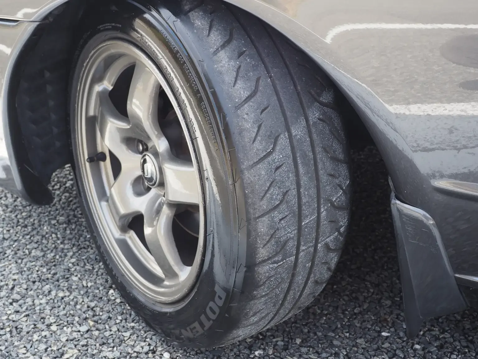BNR32 GTR Wheel view on a grey 1991 Nissan Skyline GTS25 Type X G 4 Door Sedan for export from Japan