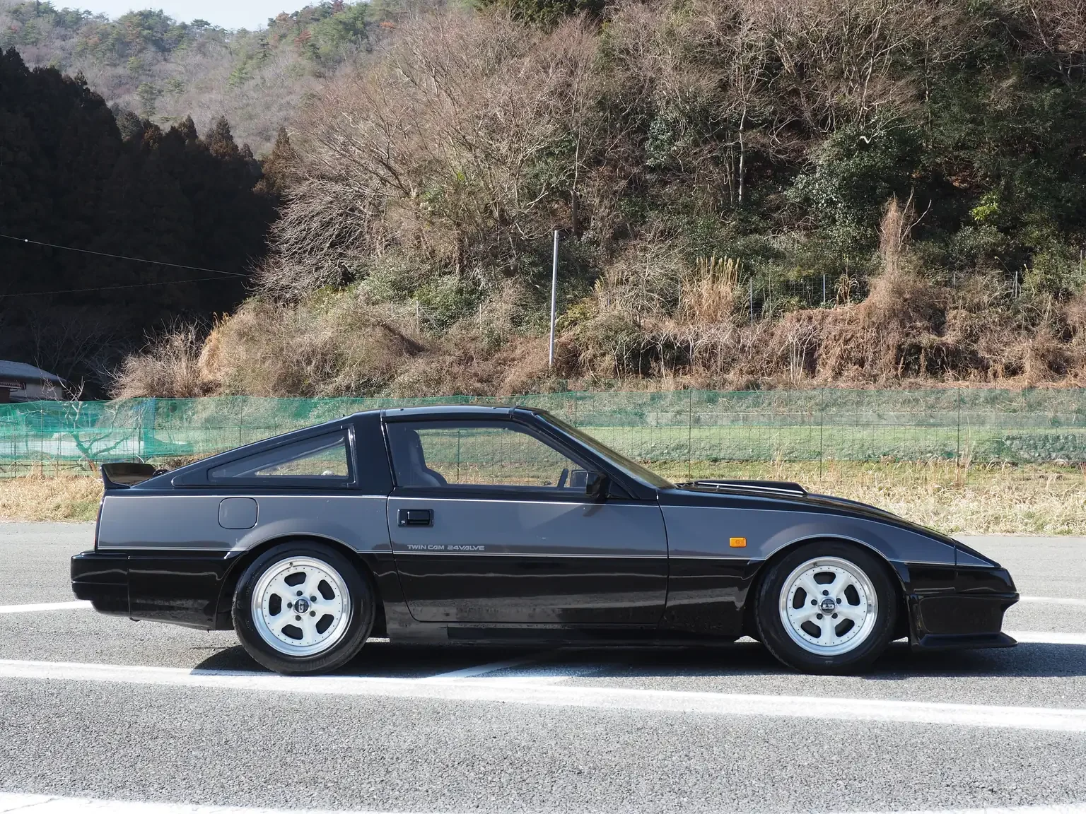 drivers side view black and grey 1985 nissan fairlady z 200zr ii JDM classic for export from Japan