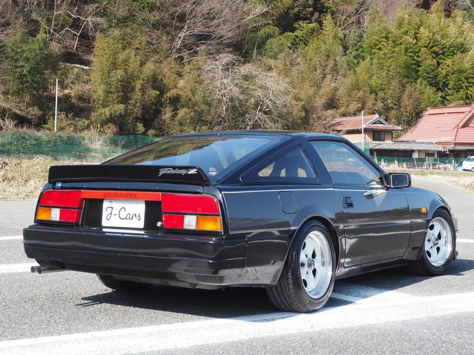 rear drivers angle view 1985 nissan fairlady z 200zr ii JDM classic for export from Japan