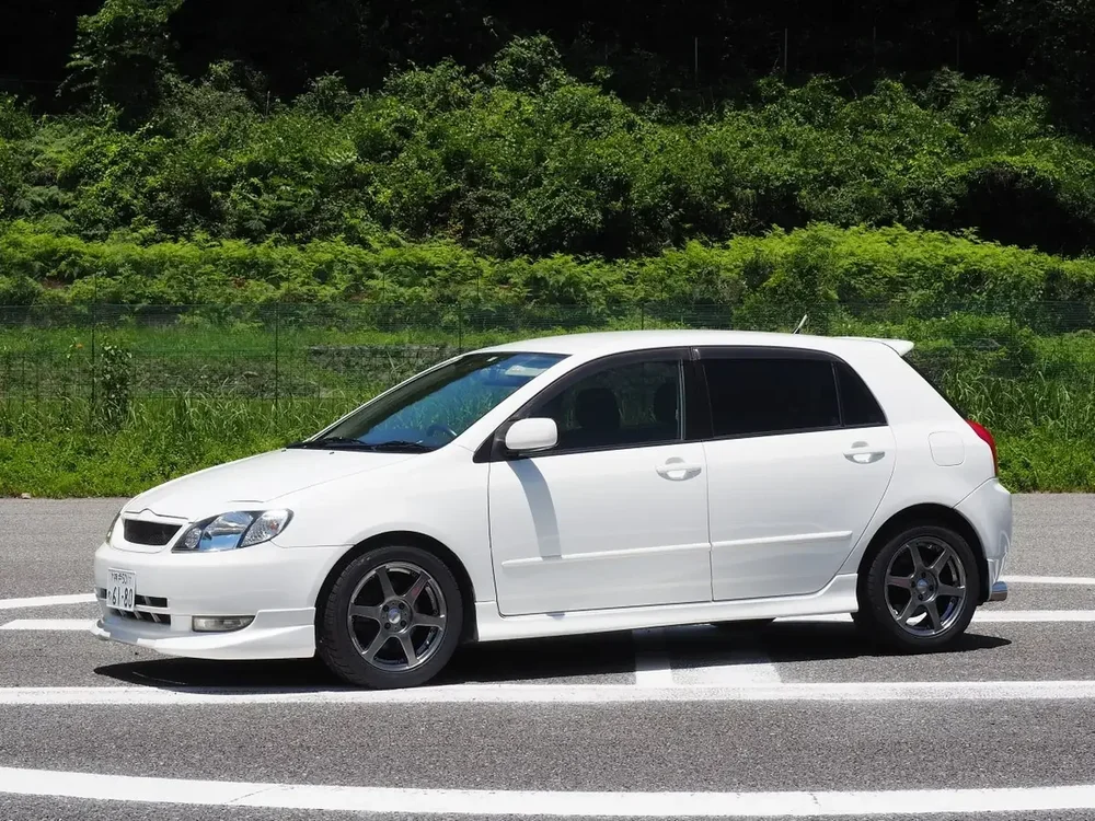 Toyota Corolla Runx Z Aero Tourer 6MT ZZE123 For Sale from Japan