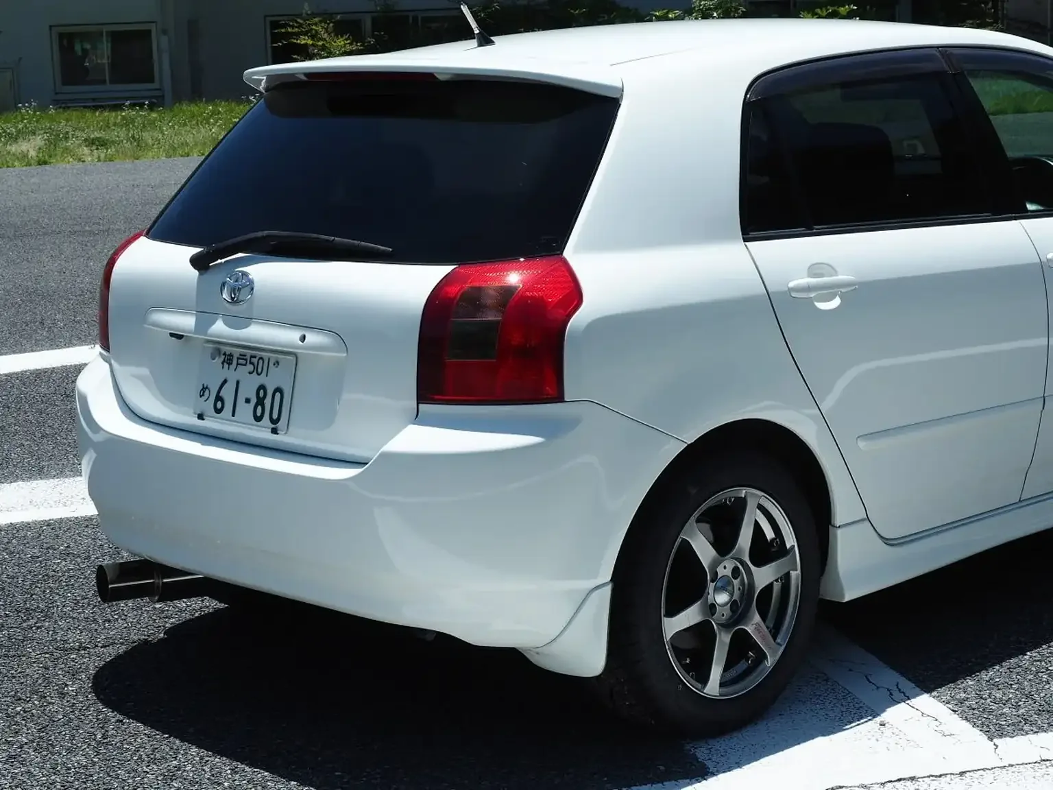 apexi exhaust system installed on white toyota corolla runx aero tourer z 6 speed zze123 JDM export stock for sale japan